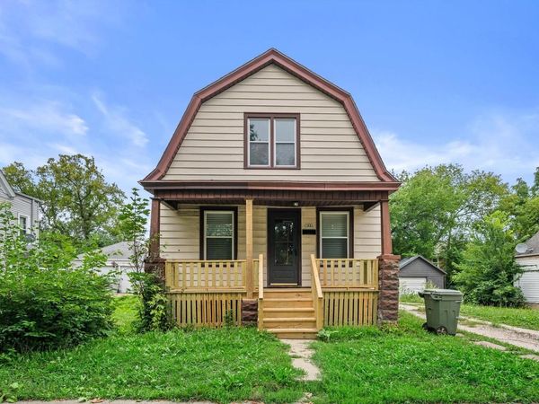 3026 W Eggert PLACE, Milwaukee, WI 53209