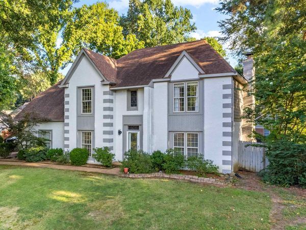 2818 MORNING WOODS DR, Memphis, TN 38016