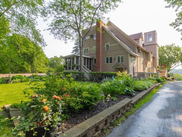 240 Oak Street W, Unit 240, Stillwater, MN 55082