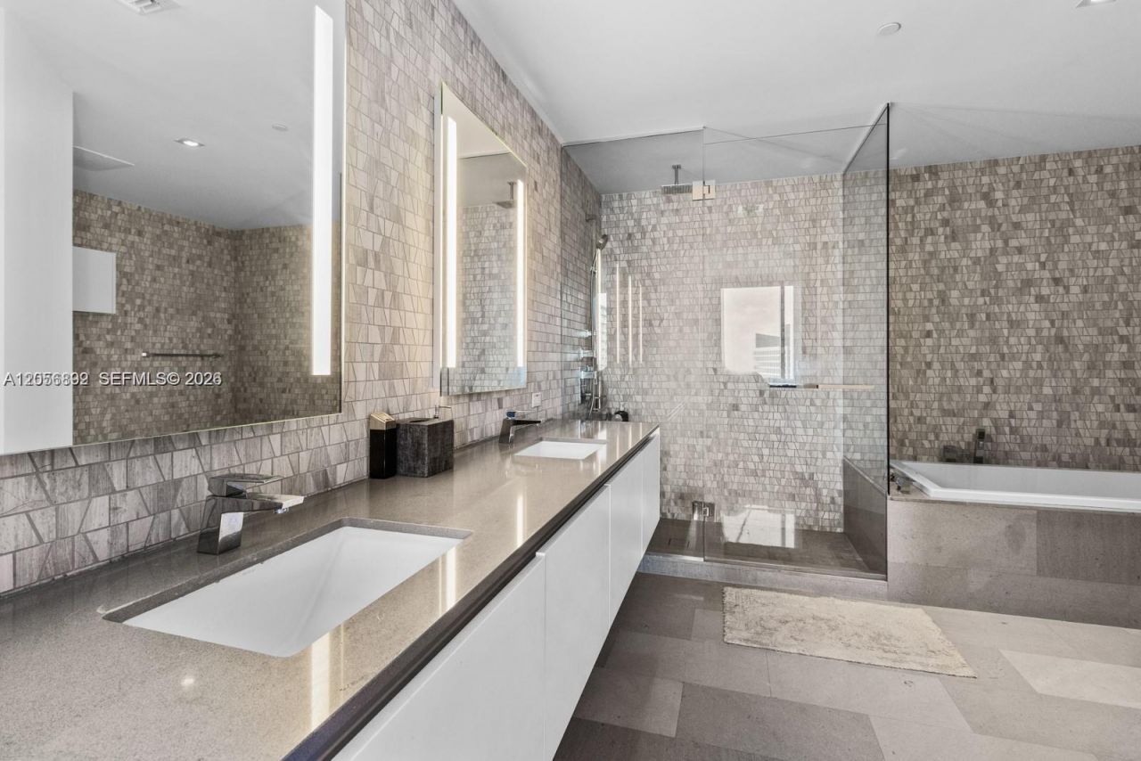 88 SW 7th St , Unit 3909, Miami, FL 33130 Photo