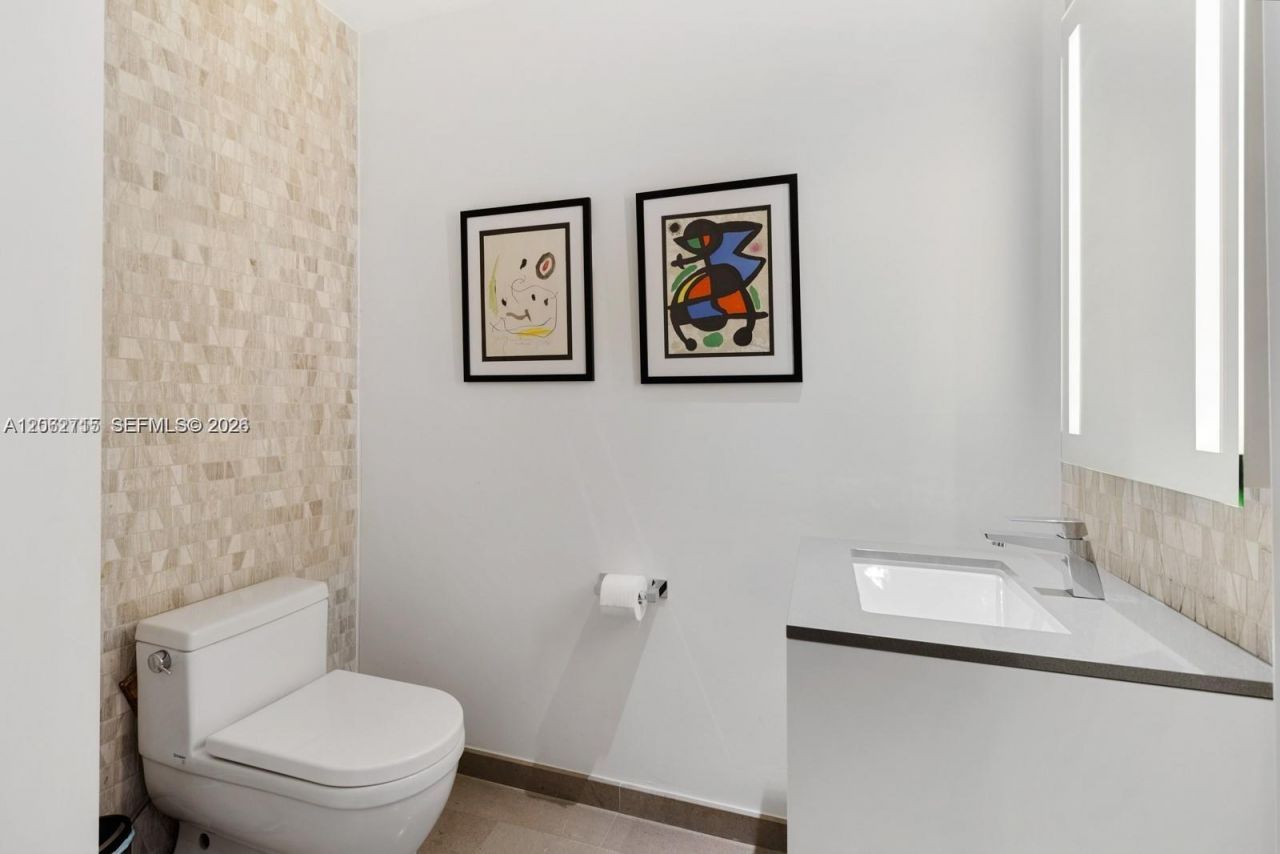 68 SE 6th St , Unit 2101, Miami, FL 33131 Photo