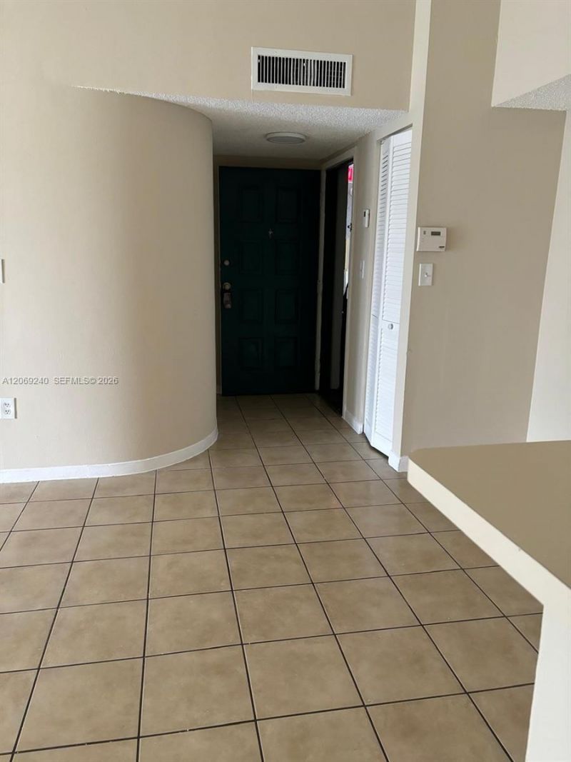 7200 NW 179th St , Unit 310, Hialeah, FL 33015 Photo