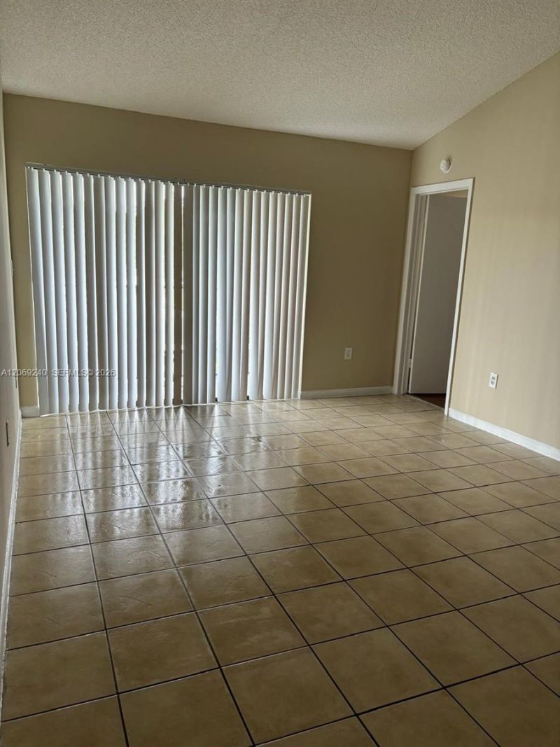7200 NW 179th St , Unit 310, Hialeah, FL 33015 Photo