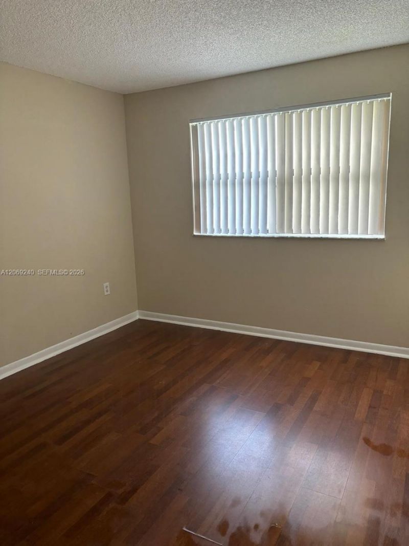 7200 NW 179th St , Unit 310, Hialeah, FL 33015 Photo