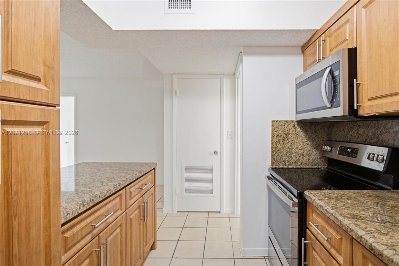 810 SW 129th Pl , Unit 209, Miami, FL 33184 Photo