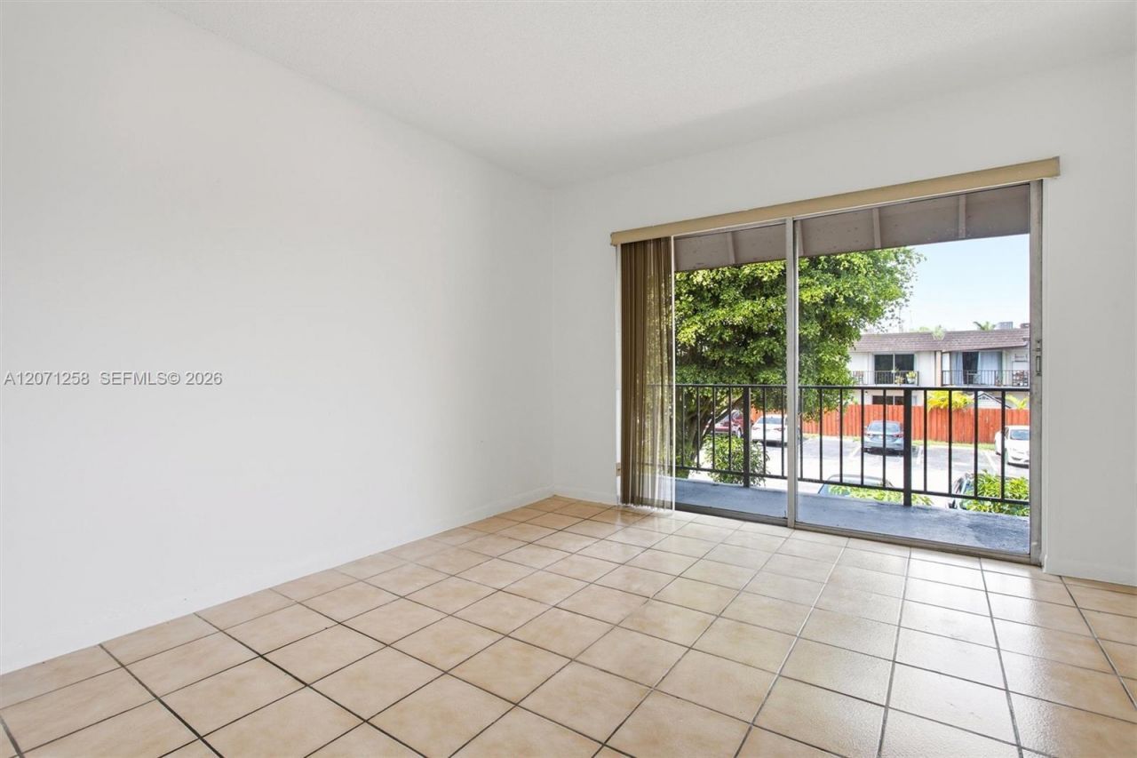 810 SW 129th Pl , Unit 209, Miami, FL 33184 Photo
