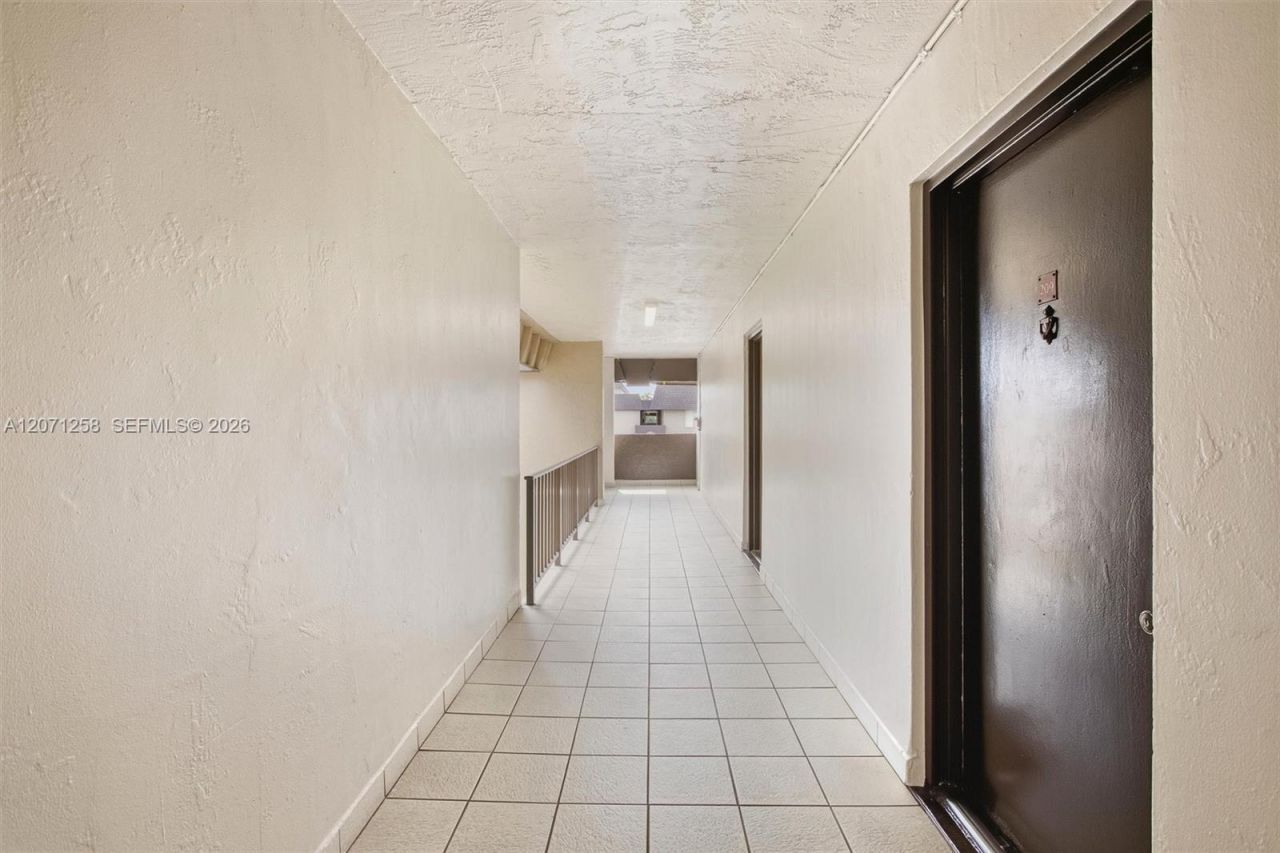 810 SW 129th Pl , Unit 209, Miami, FL 33184 Photo