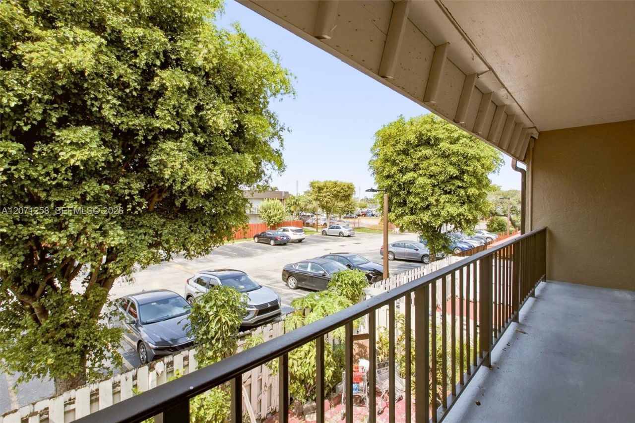 810 SW 129th Pl , Unit 209, Miami, FL 33184 Photo