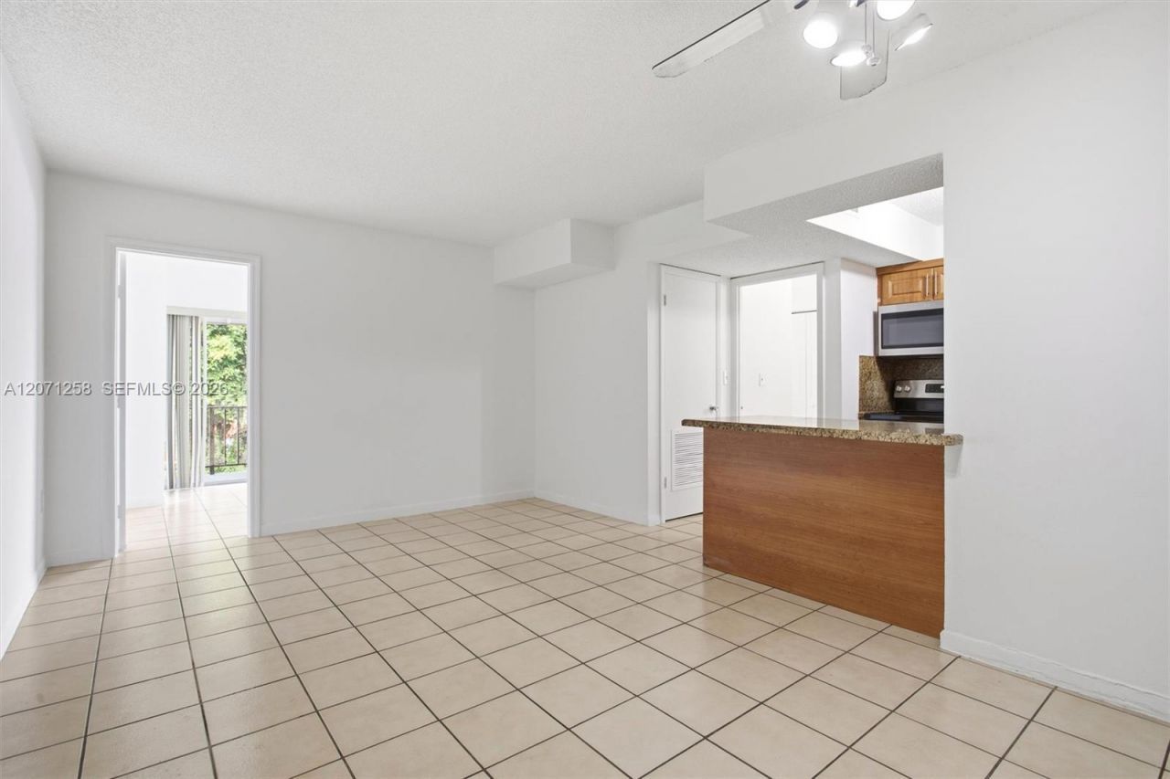 810 SW 129th Pl , Unit 209, Miami, FL 33184 Photo