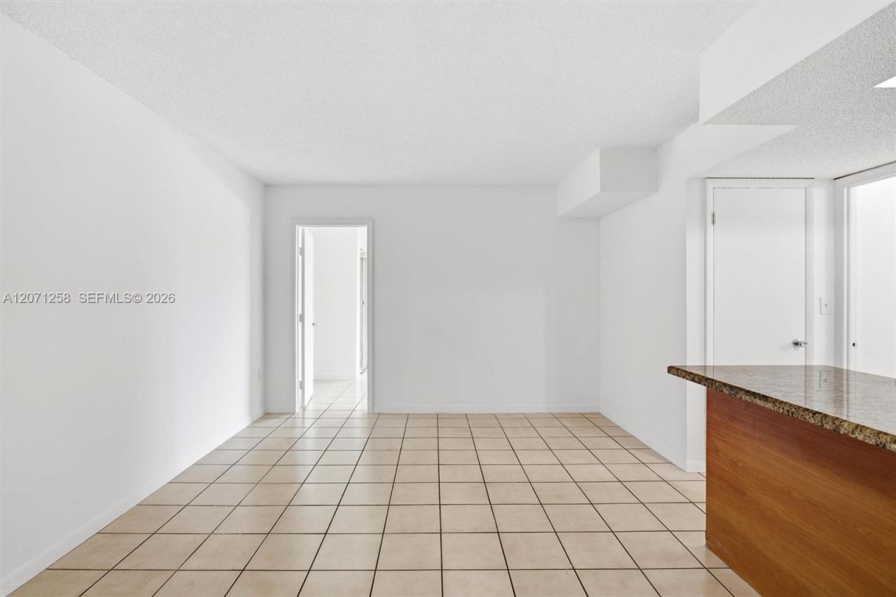 810 SW 129th Pl , Unit 209, Miami, FL 33184 Photo