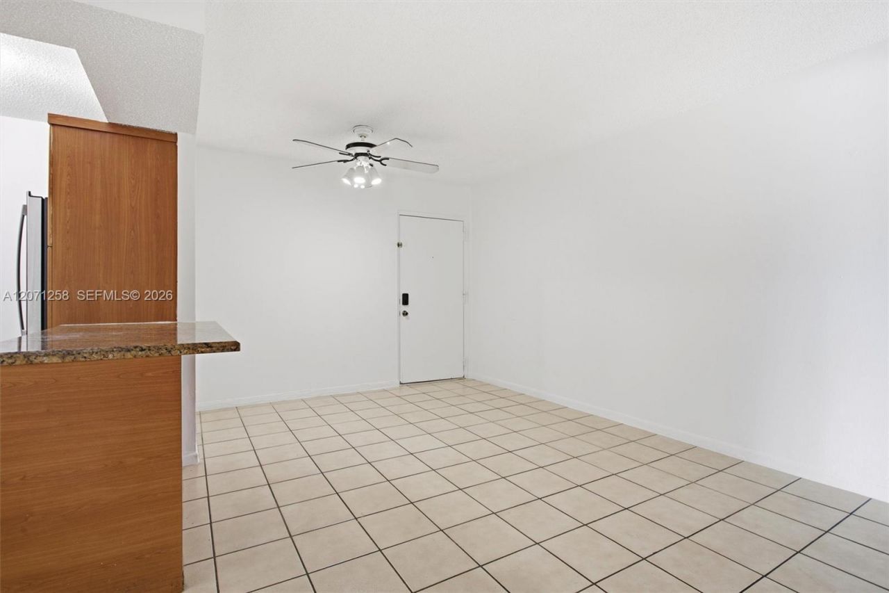 810 SW 129th Pl , Unit 209, Miami, FL 33184 Photo