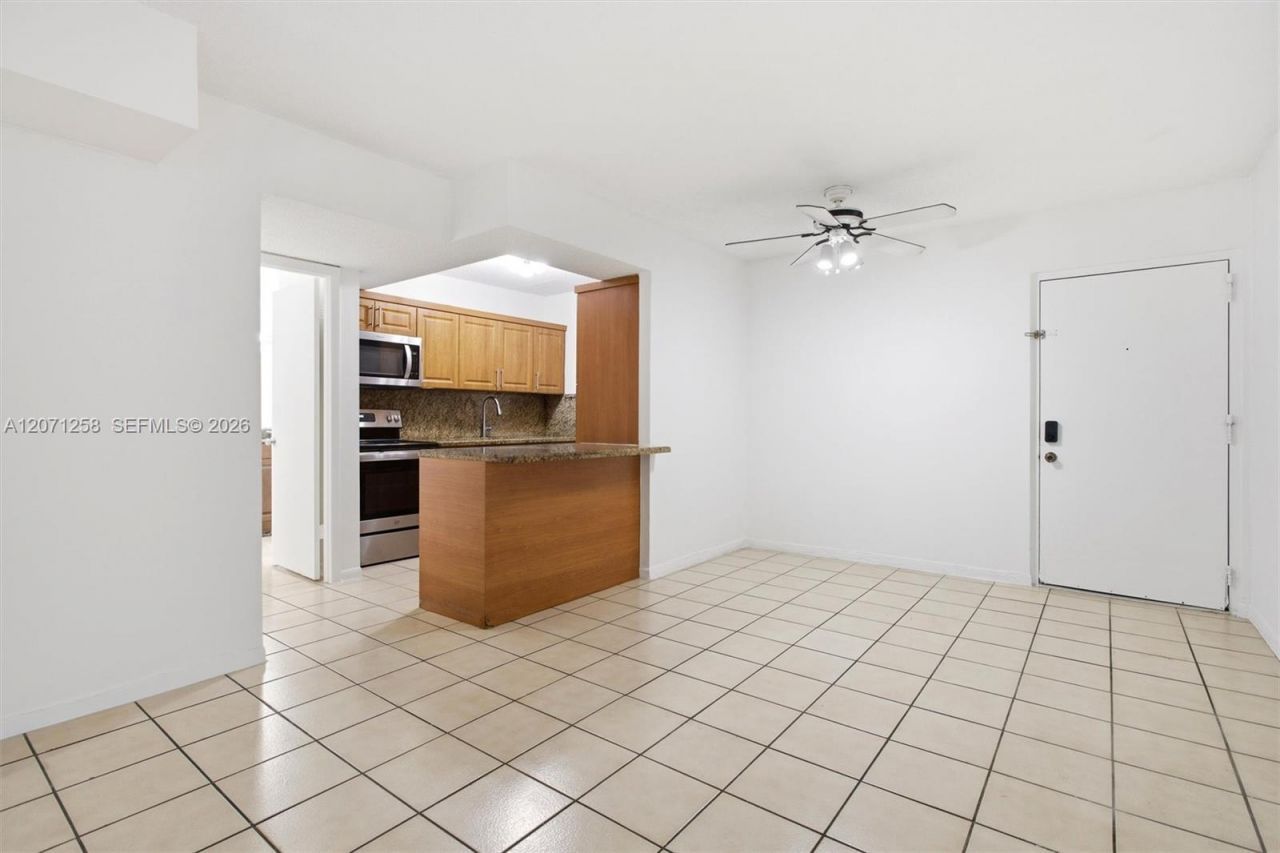 810 SW 129th Pl , Unit 209, Miami, FL 33184 Photo