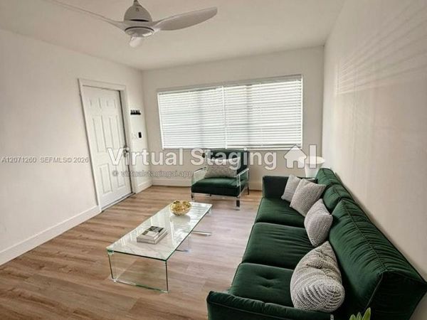 401 SE 10th St , Unit rear, Hallandale Beach, FL 33009