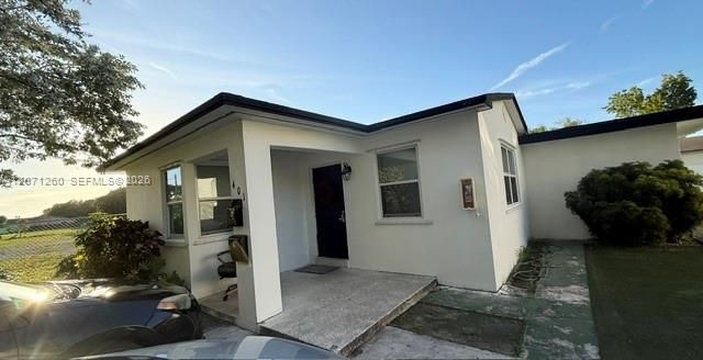 401 SE 10th St , Unit rear, Hallandale Beach, FL 33009 Photo