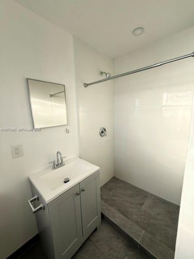 401 SE 10th St , Unit rear, Hallandale Beach, FL 33009 Photo