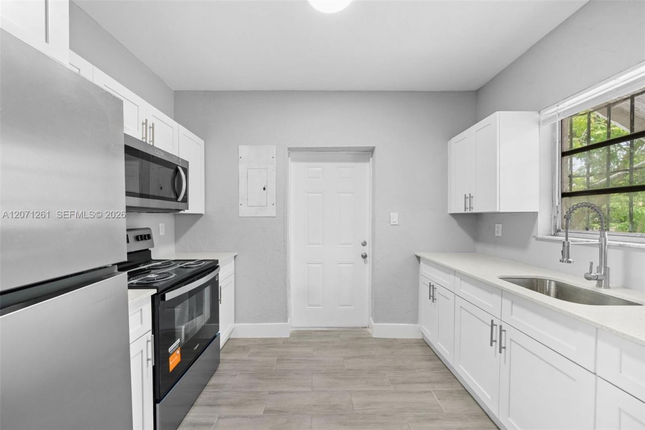 1227 NW 27th St , Unit 1227, Miami, FL 33142 Photo