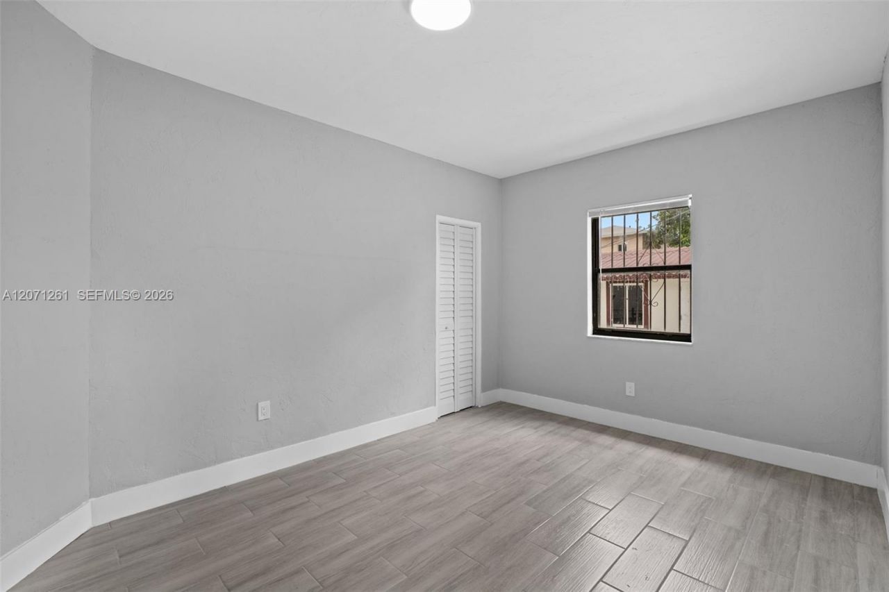 1227 NW 27th St , Unit 1227, Miami, FL 33142 Photo