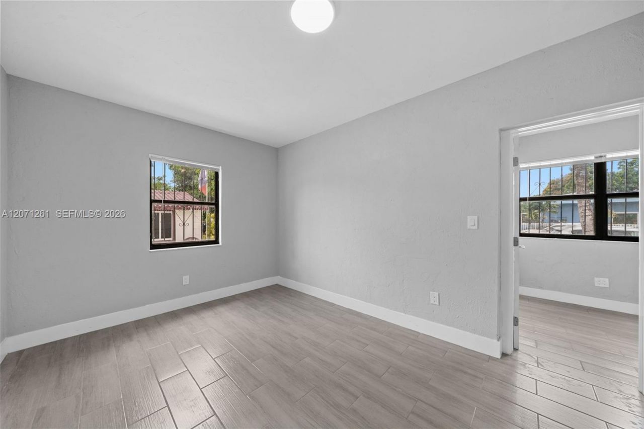 1227 NW 27th St , Unit 1227, Miami, FL 33142 Photo