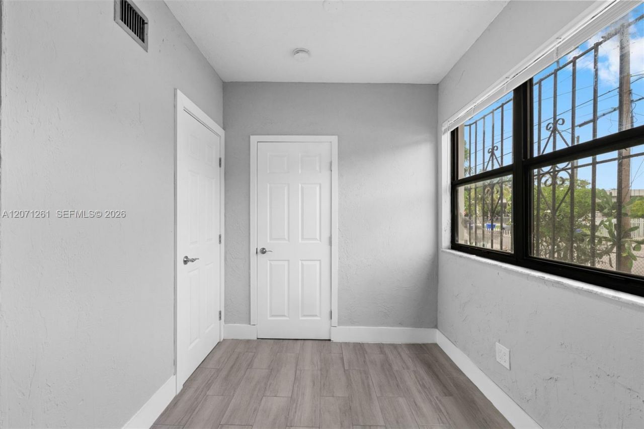 1227 NW 27th St , Unit 1227, Miami, FL 33142 Photo