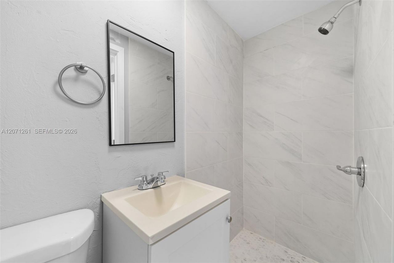 1227 NW 27th St , Unit 1227, Miami, FL 33142 Photo