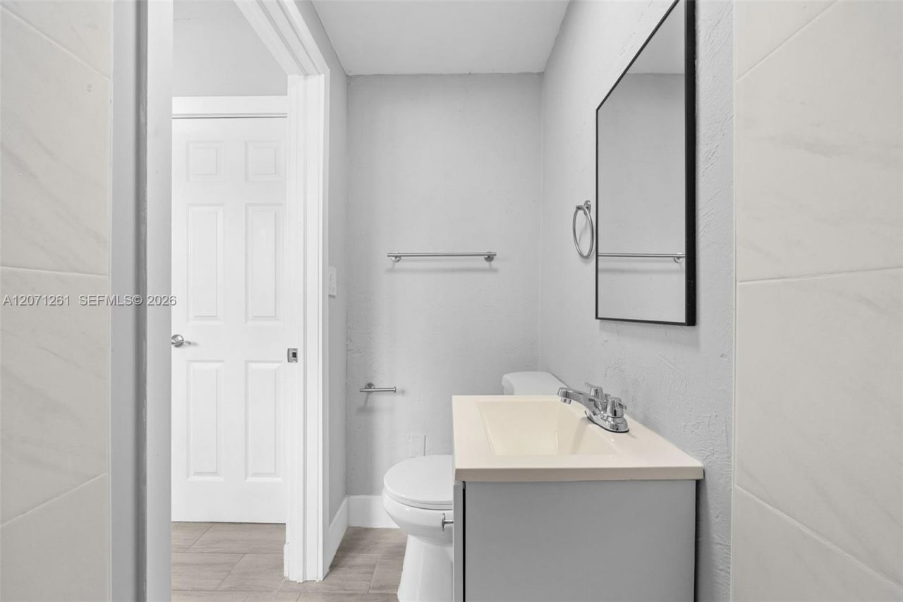1227 NW 27th St , Unit 1227, Miami, FL 33142 Photo