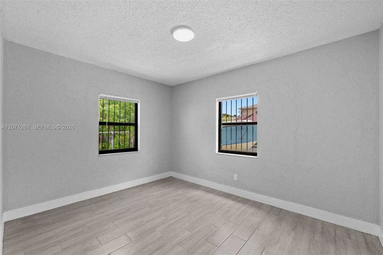 1227 NW 27th St , Unit 1227, Miami, FL 33142 Photo