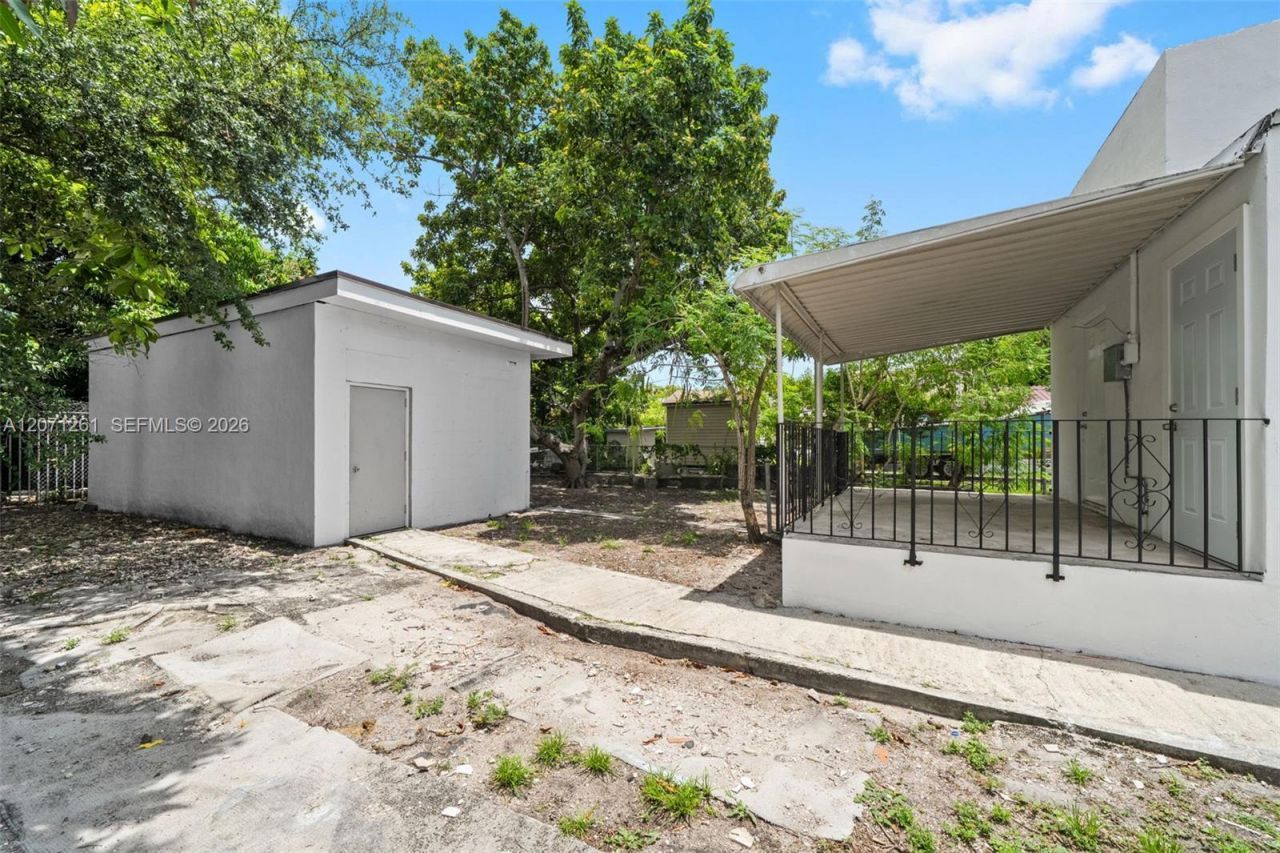 1227 NW 27th St , Unit 1227, Miami, FL 33142 Photo