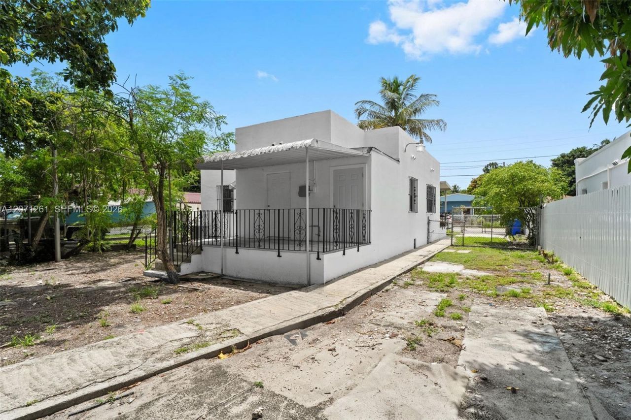 1227 NW 27th St , Unit 1227, Miami, FL 33142 Photo