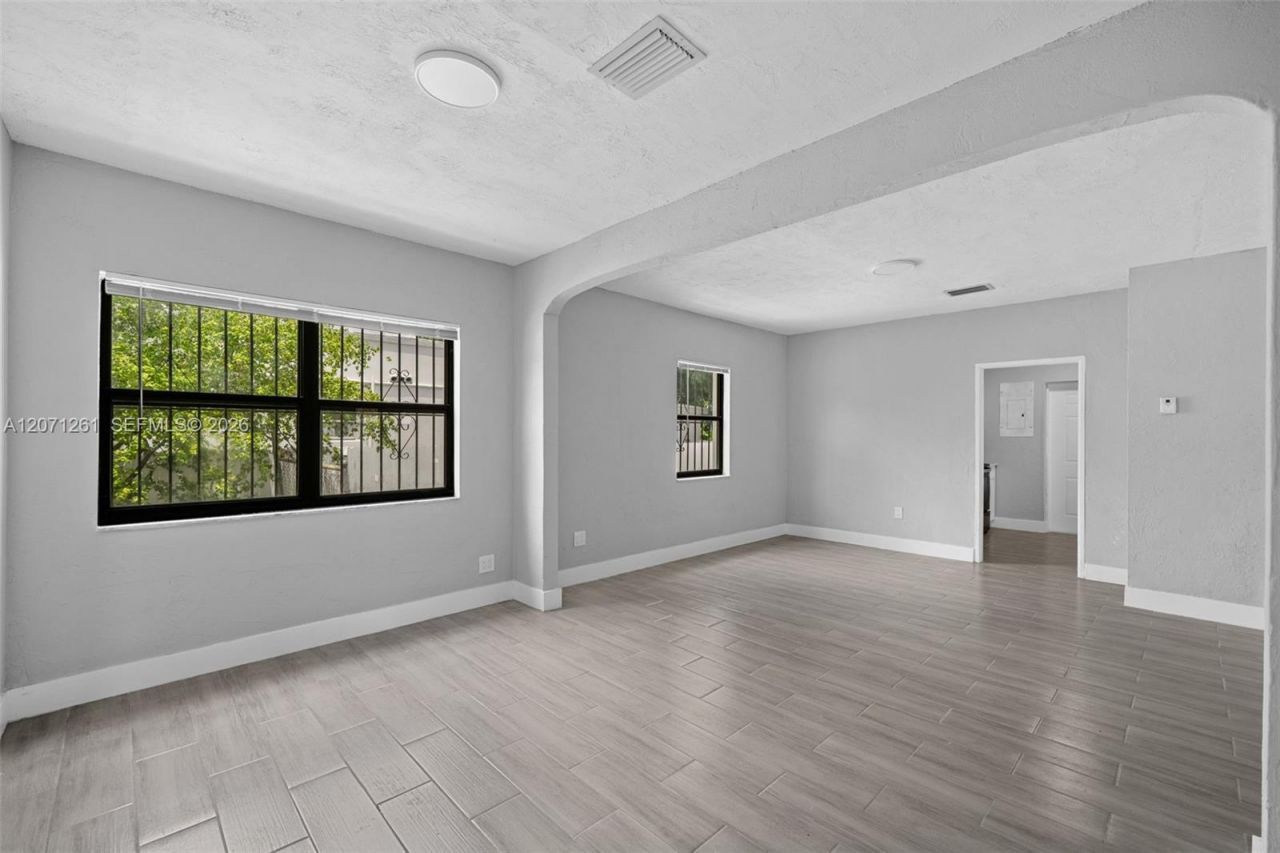1227 NW 27th St , Unit 1227, Miami, FL 33142 Photo