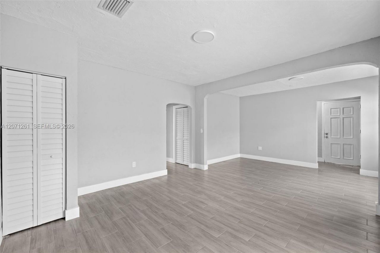 1227 NW 27th St , Unit 1227, Miami, FL 33142 Photo