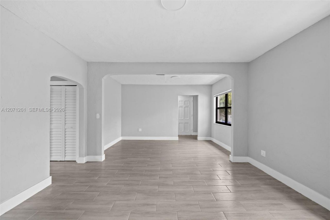 1227 NW 27th St , Unit 1227, Miami, FL 33142 Photo