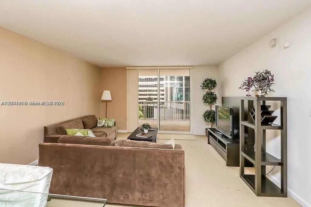 1200 Brickell Bay Dr , Unit 1518, Miami, FL 33131 Photo