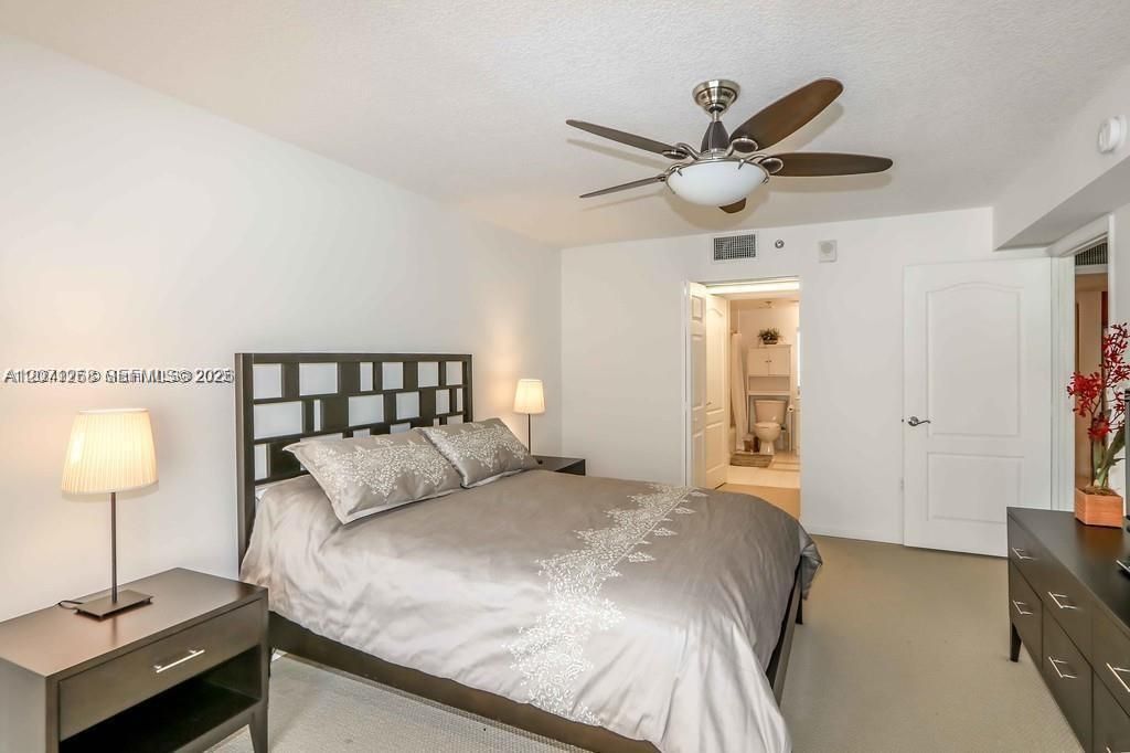1200 Brickell Bay Dr , Unit 1518, Miami, FL 33131 Photo