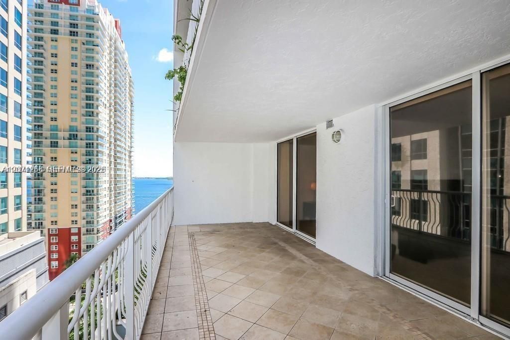 1200 Brickell Bay Dr , Unit 1518, Miami, FL 33131 Photo