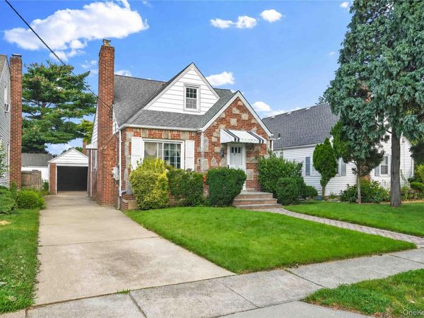 35 Mayfair Avenue , West Hempstead, NY 11552