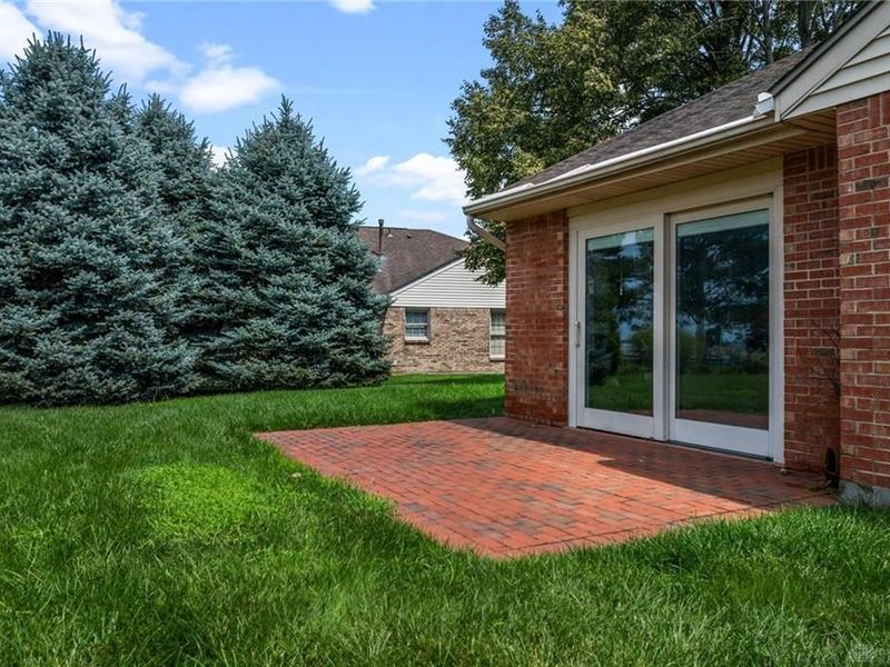 1879 Brandonhall Drive, Miamisburg, OH 45342 Photo 4