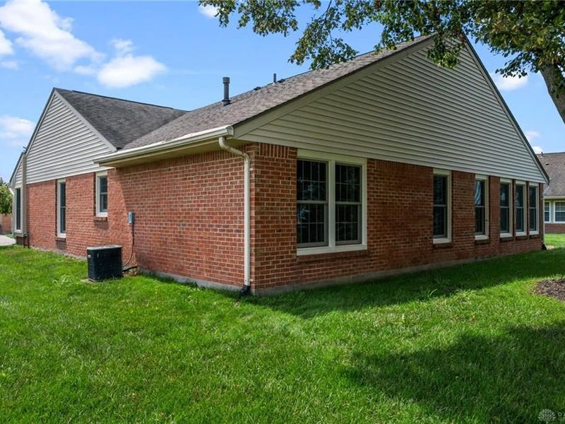 1879 Brandonhall Drive, Miamisburg, OH 45342 Photo 6