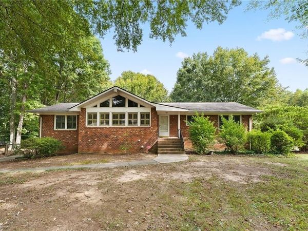 4741 Pine Hall Road , Walkertown, NC 27051