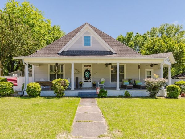107 E Sullenberger Avenue, Malvern, AR 72104
