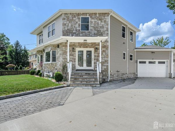 11 Brook Road, Kendall Park, NJ 08824