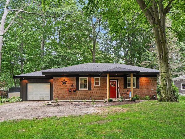 339 Marquette Avenue, Holland, MI 49424