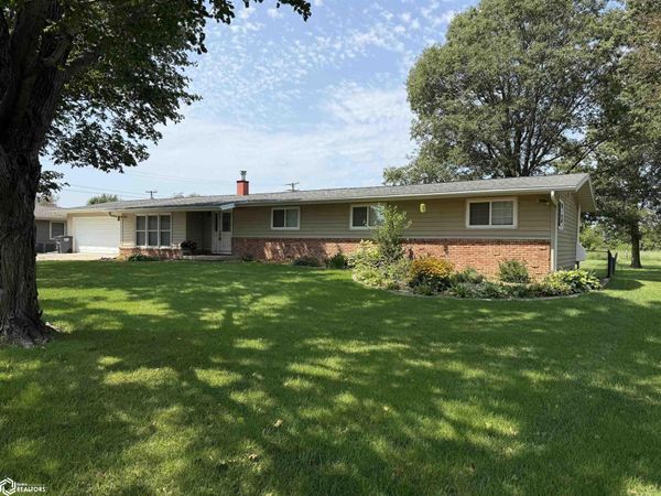 418 Birch Avenue, Eldora, IA 50627
