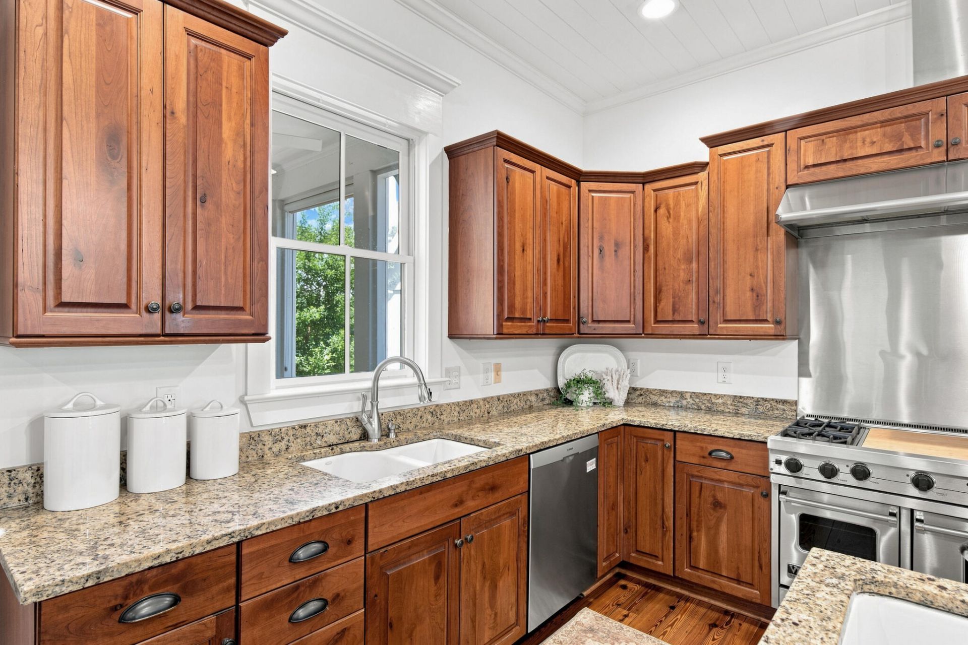 55 Montrose Road Photo 13