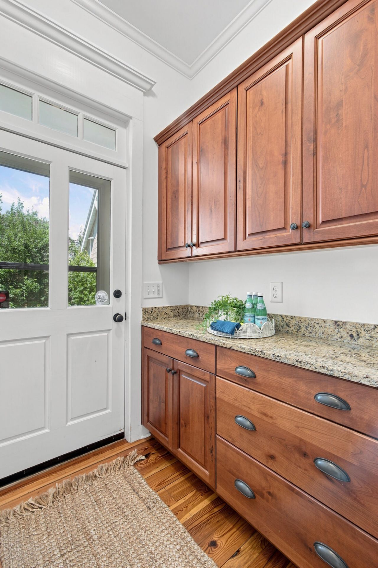 55 Montrose Road Photo 15