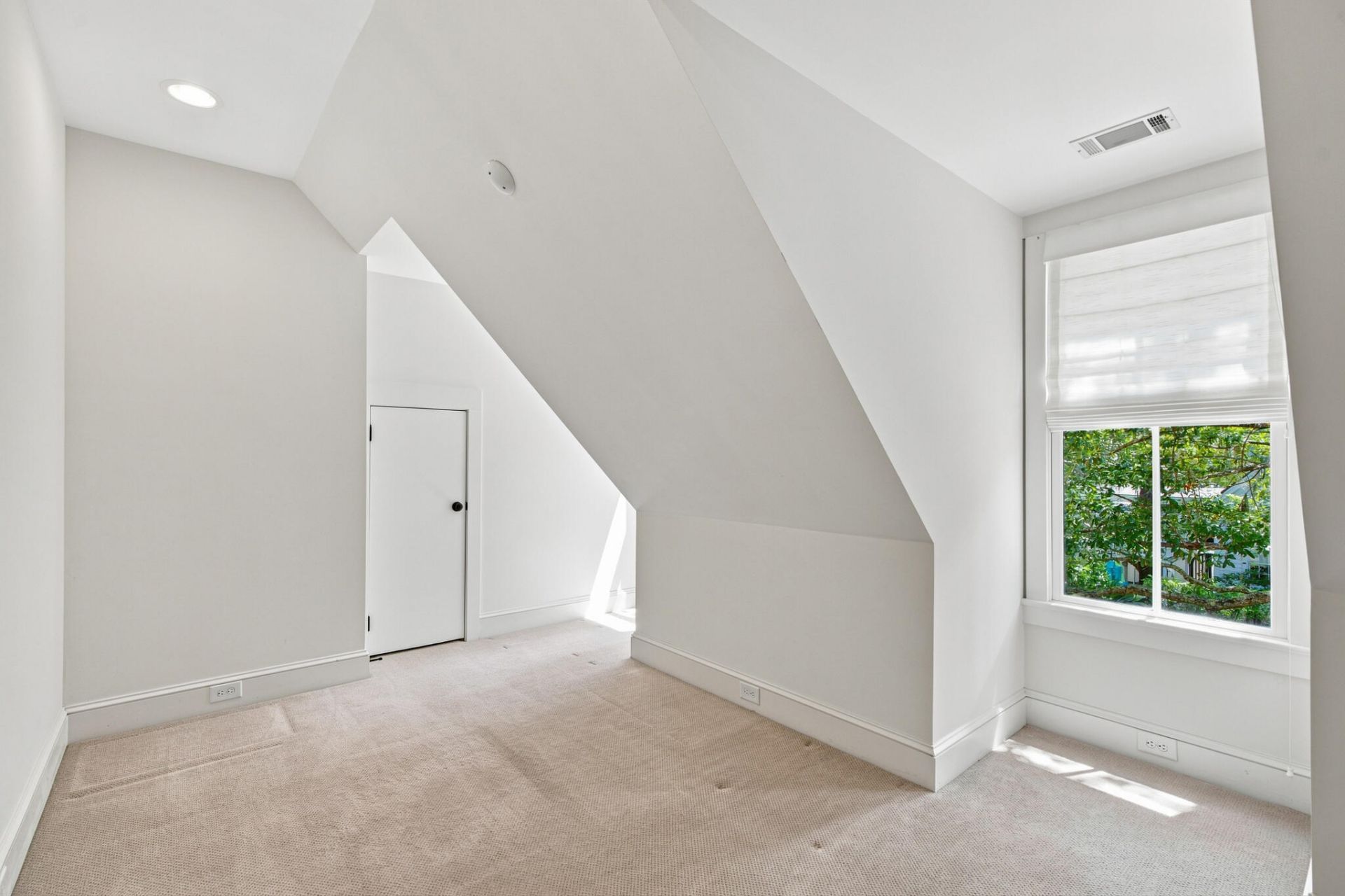55 Montrose Road Photo 35