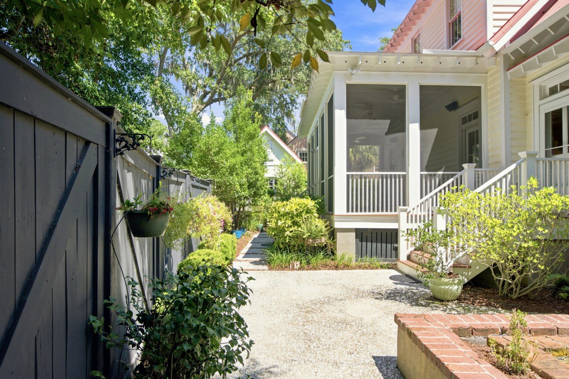 55 Montrose Road Photo 41