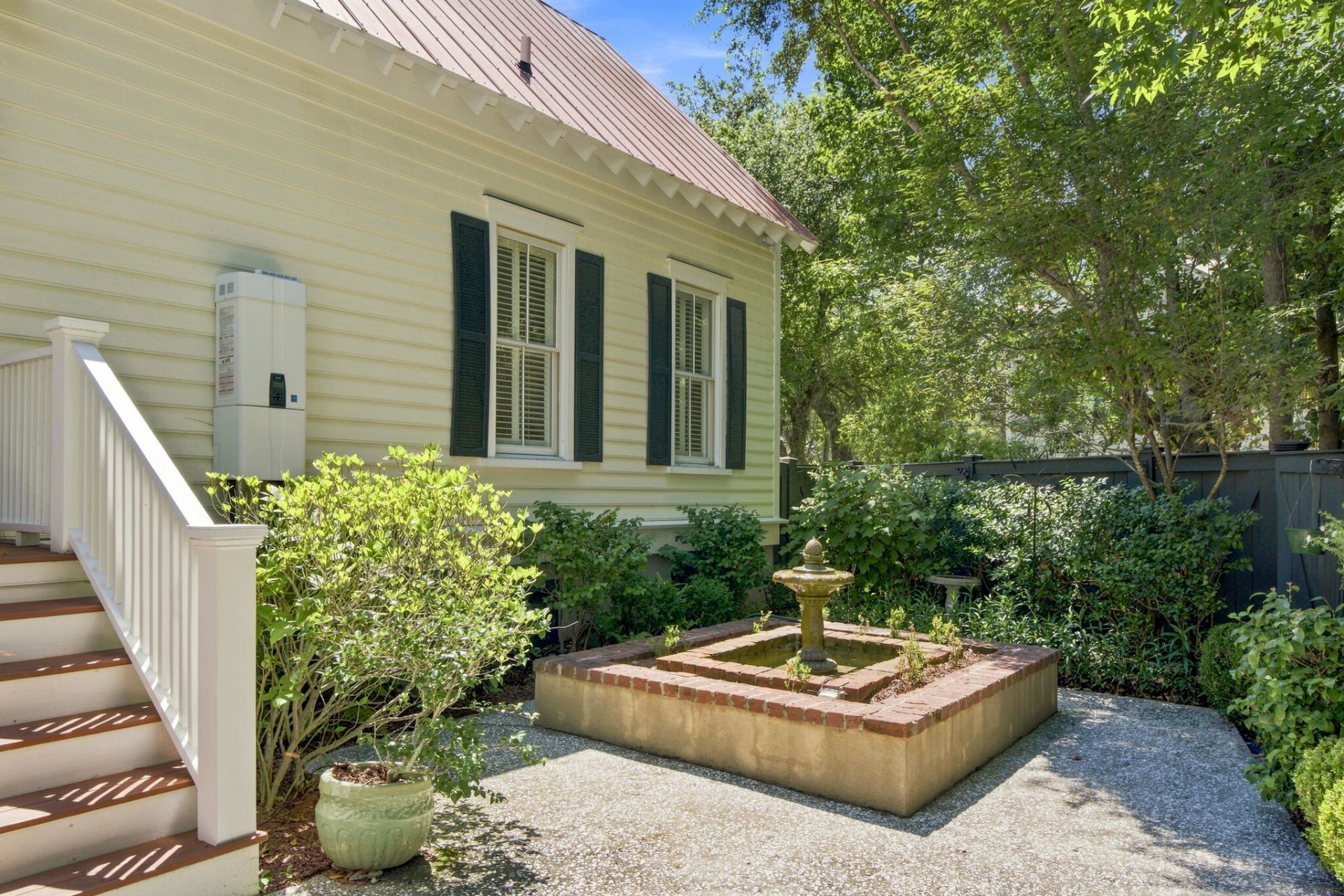 55 Montrose Road Photo 42