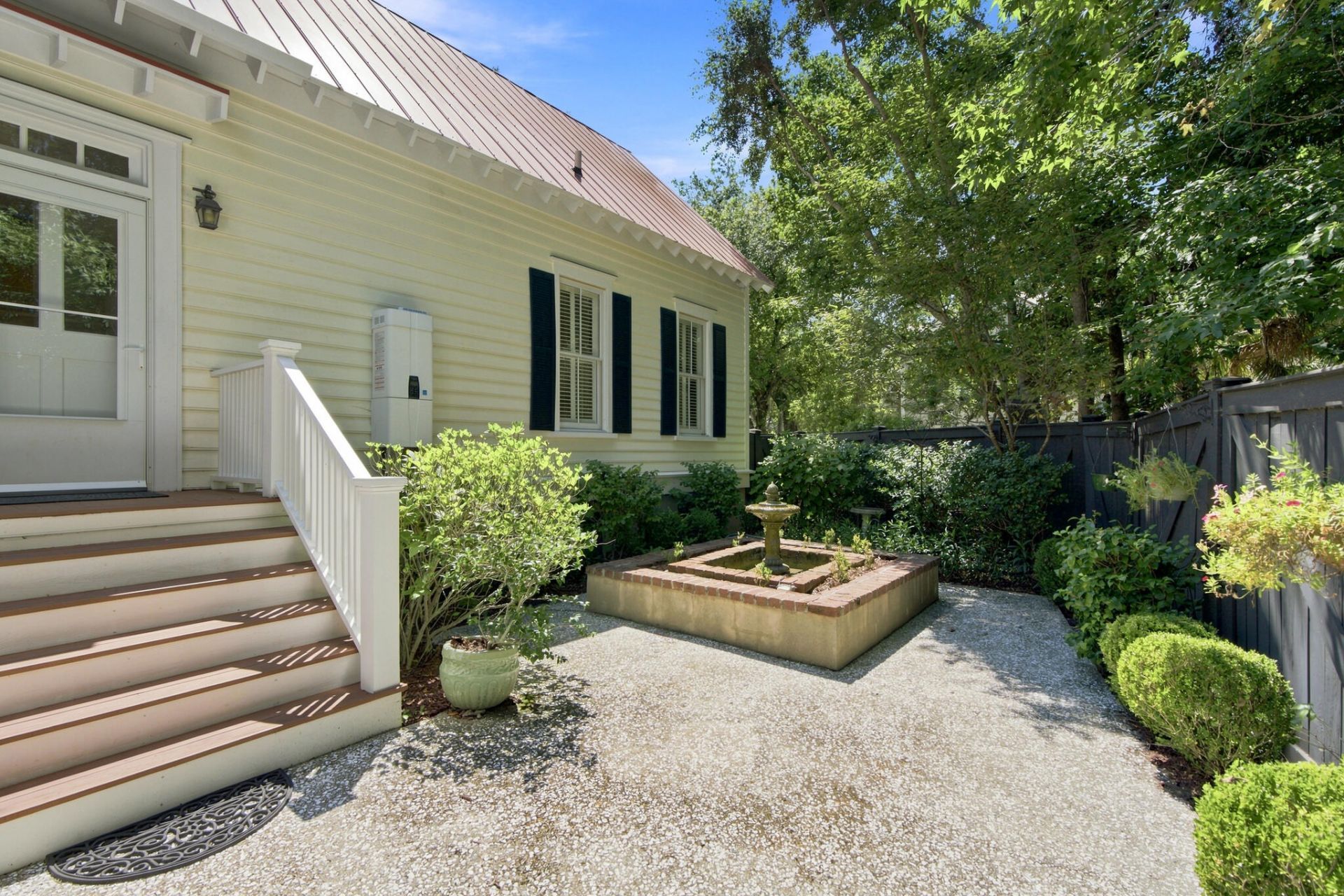 55 Montrose Road Photo 43