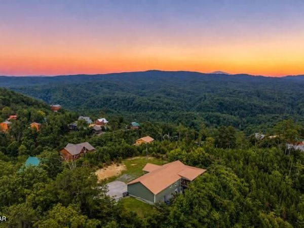 1981 Fox View Lane, Sevierville, TN 37876