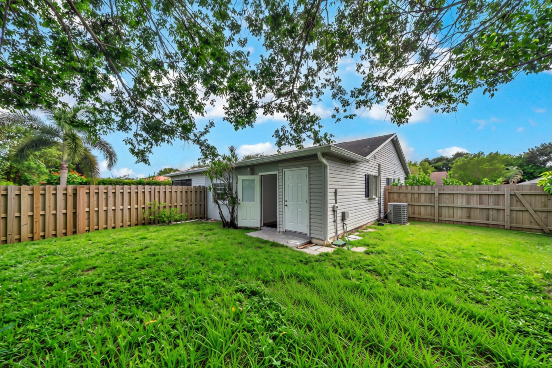 1350 Riverside Circle, Unit 1, Wellington, FL 33414 Photo